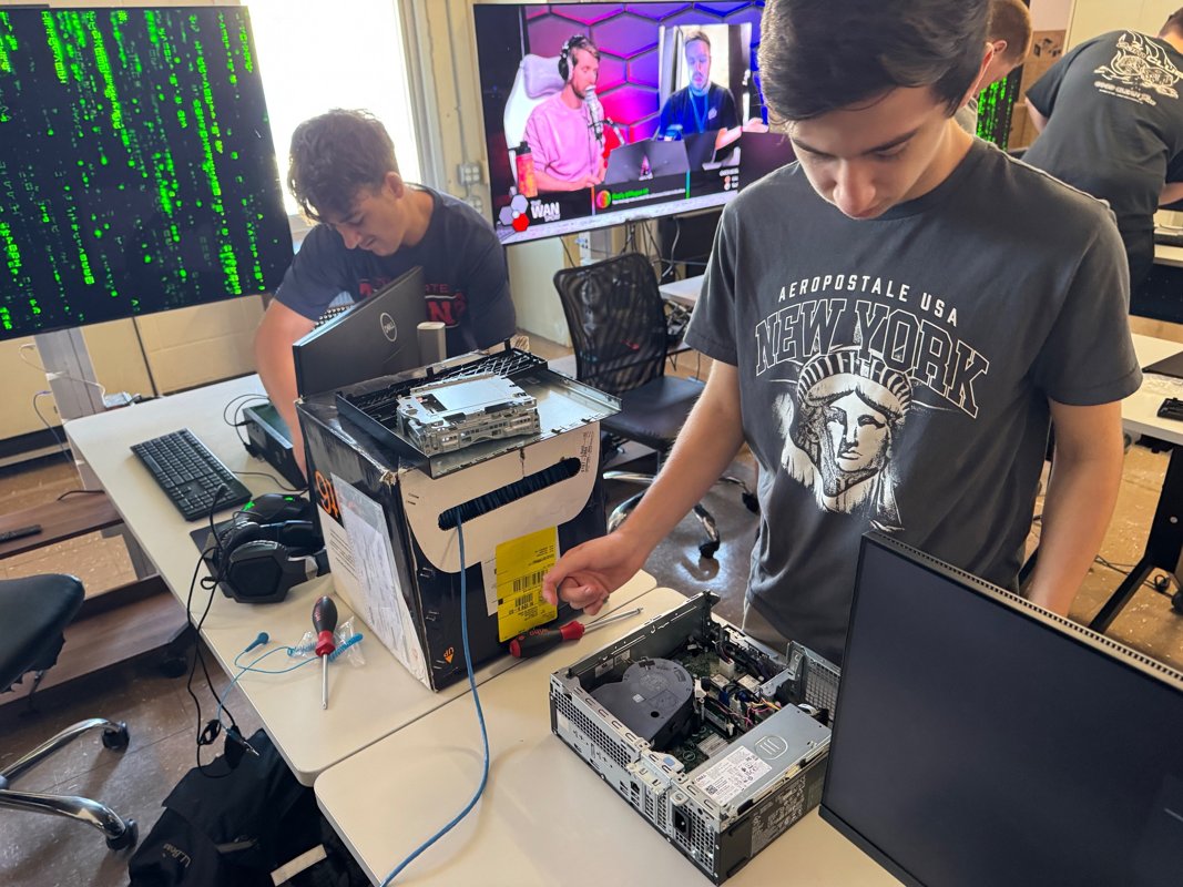 Students repairing and rebuilding computers